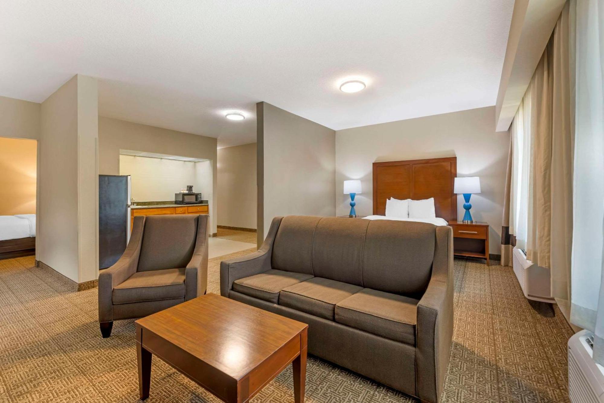 Comfort Suites Near Vancouver Mall Exterior foto